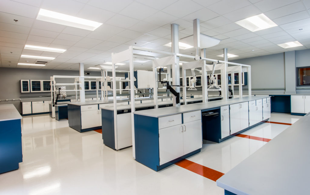 8 Crucial Difference between Wet Lab and Dry Lab In Tabular Form Core